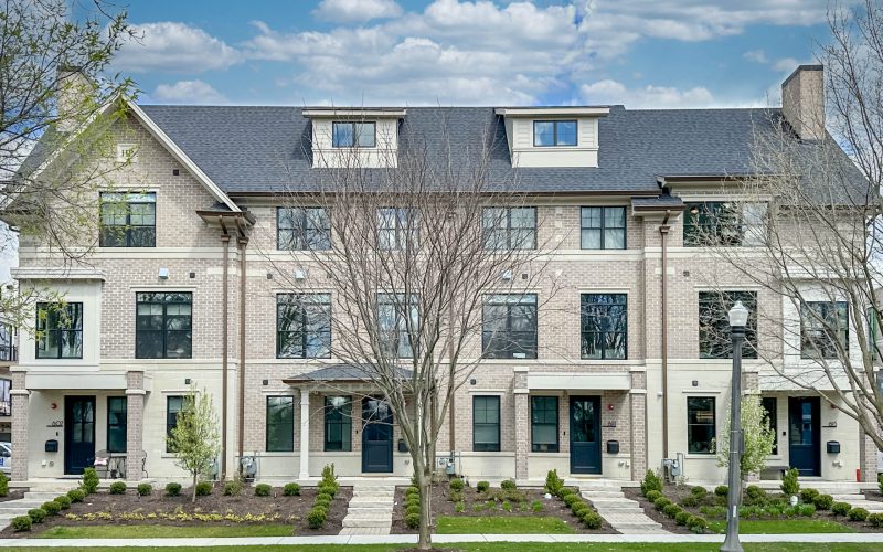 1-web-or-mls-E Franklin Ave-001