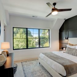 48-web-or-mls-E Franklin Ave-048